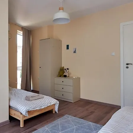 Corner In The Center - 2bd Lägenhet Burgas