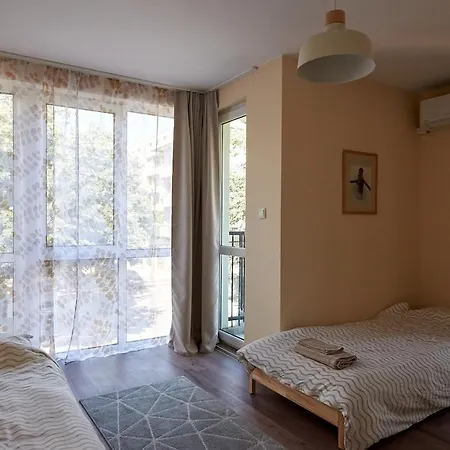 Corner In The Center - 2bd Lägenhet Burgas