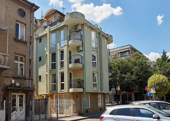 Corner In The Center - 2bd *