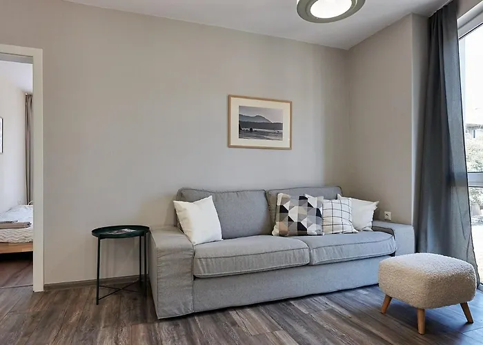 Corner In The Center - 2bd Burgasz