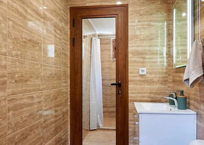 Corner In The Center - 2bd Burgasz